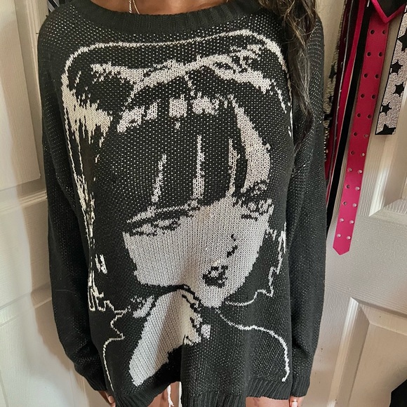 Black anime girl sweater perfect for the cold :) - Picture 2 of 3